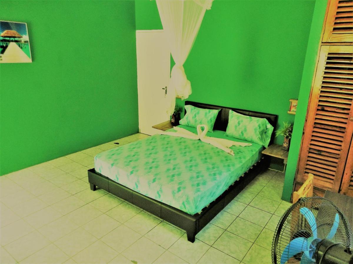 Queen Room,1004739738:JPEG